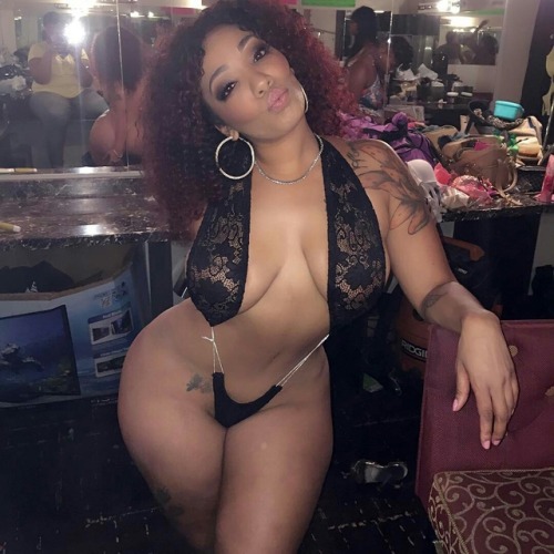thicksexyasswomen:  groceryondemand:  Www.instagram.com/cierarogers Www.instagram.com/therealchelasway Www.instagram.com/Ill.be.datWww.instagram.com/elkeWww.instagram.com/pamelaalexandraWww.instagram.com/instagram/curvyredbone Www.instagram.com/ravie_loso