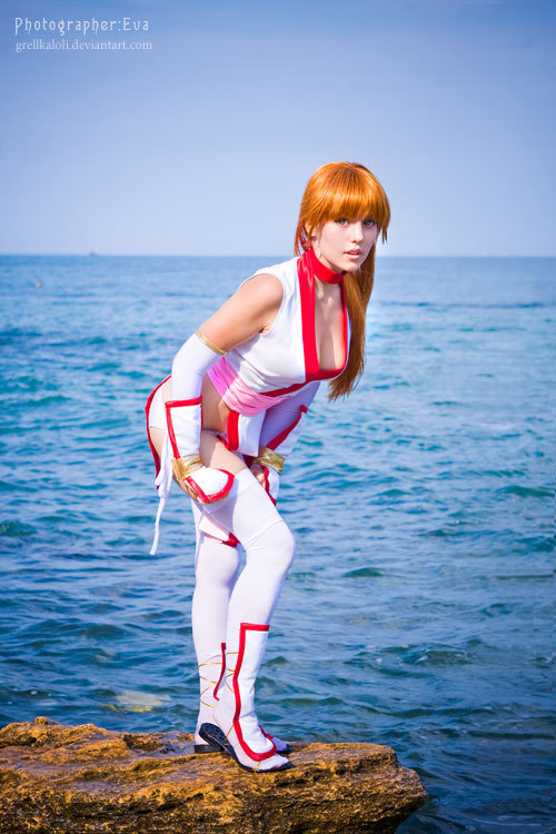 cosplaygirl:  Dead or Alive Kasumi by grellkaLoli on DeviantArt 