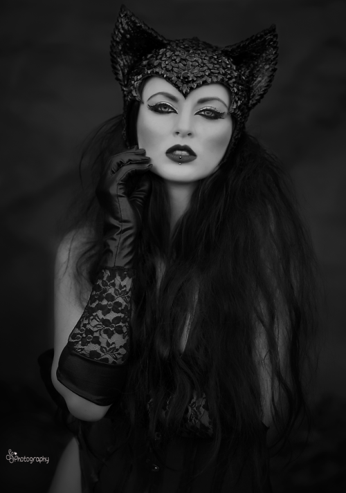 gothicandamazing: Photographer: SS PhotographyModel: Miss Carissa WhiteMUAH: Veronica EspinozaCat He