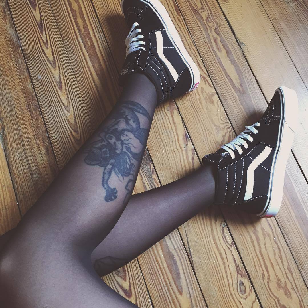 Girls & Tights. Women & Pantyhose.