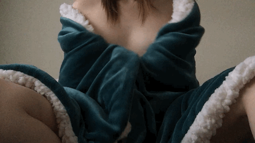 ava-luna-baby: Having some fun on a cold snowy day Manyvids ~ Wishlist  !Message me about my private snap! 