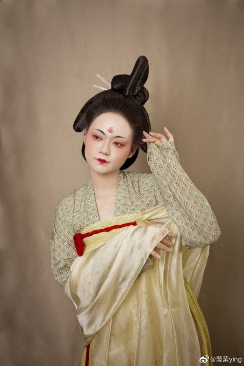 chinesehanfu:[Hanfu · 漢服]China Tang Dynasty Chinese Traditional Clothing Hanfu, Hairstyle Based On T