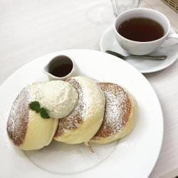 food-porn-diary:  Happy Pancake, Hiroshima Japan