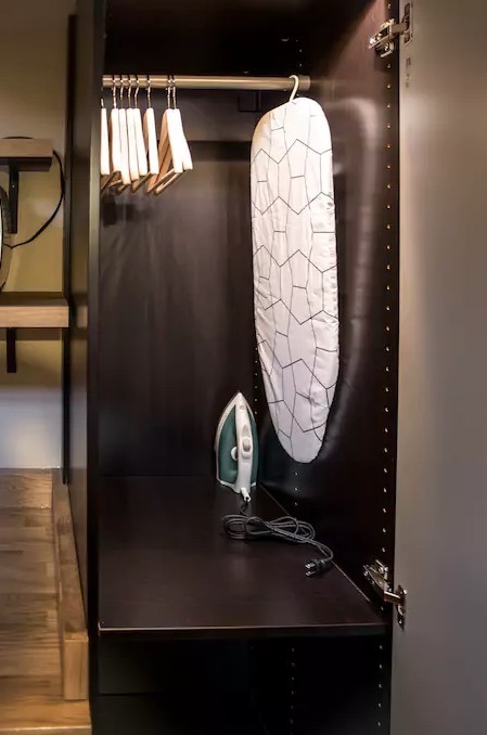 dreamhousetogo:  An AirBnB tiny house for rent in Seattle, WA https://www.airbnb.com/rooms/6482409 