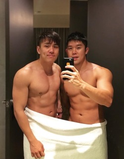 Jackd-Myx:  Jackd-Myx:al (Left) Or Chen (Right)? Jackd-Myx Is Migrating To Twitter