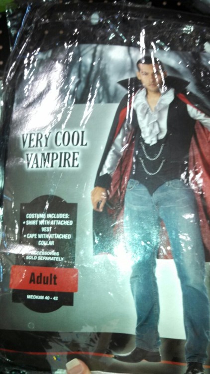 kushaw:  spookduke:  can confirm this vampire is very cool   yeah of course he’s cool, he’s even got the jeans to prove it
