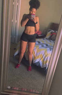 maiahthemermaid:  taming these thick thighs