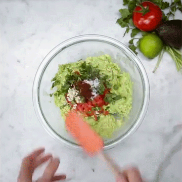 sizvideos:  How to make delicious guacamole onion rings (video) 