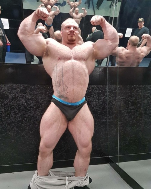 dentlingmuscle: dragon86xxx: James Hollingshead Hulking Brit