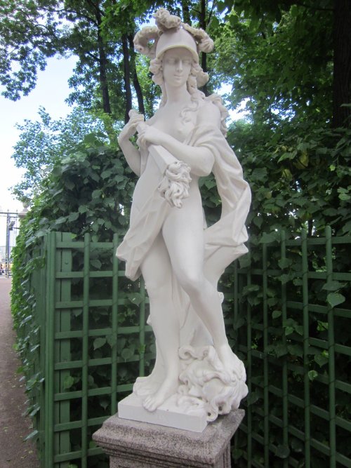 intaier:Sculptures of Roman Gods in Summer Garden, St.Petersburg.Pictures © In-Taier, 2013.The 