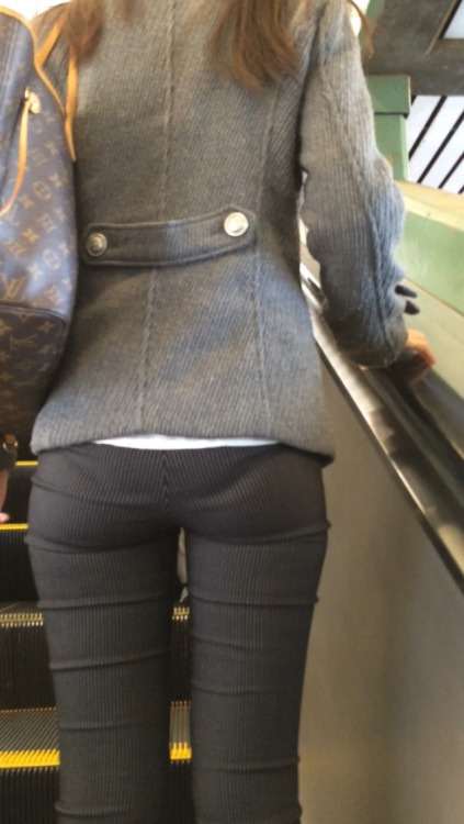 creepshotcandids:#creepshot #hot ass