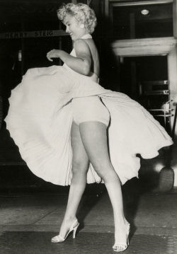 hoodoothatvoodoo:  Marilyn Monroe1955