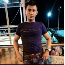 Gaystalkstr8:  Abang Str8 Lagi….Batang Melengkung Ke Ats Sedap2 Klau  Jolok Pasti