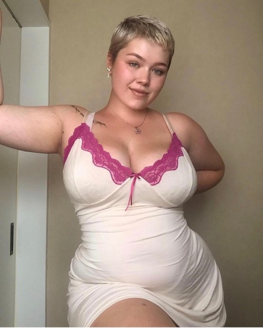 bbworship:  Kayleigh J 