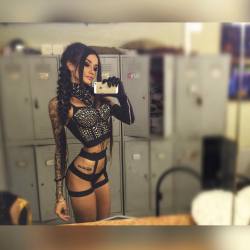 stripper-locker-room:  mexika_2x 