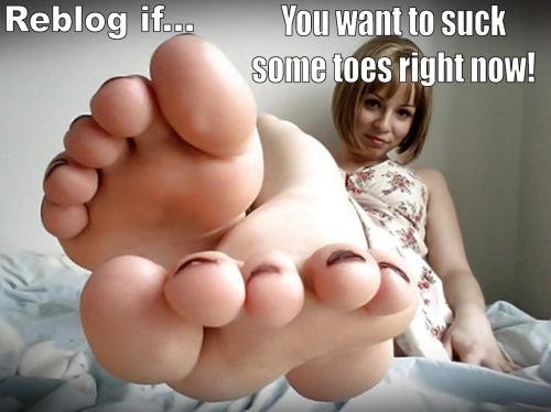 renegadenole:feetandcomics:I want some toes right now!!!My mouth is waterin for some toes