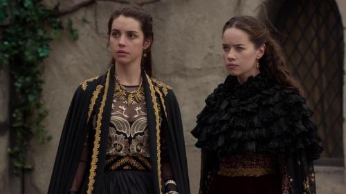 REIGN 3x08: ADELAIDE KANE wearing TEMPERLEY LONDON (fashion-of-reign.tumblr.com/post/13551204