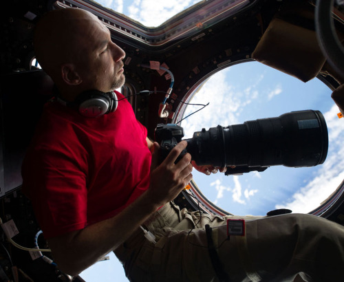 bobbycaputo:  The International Space Station: Expedition 36  Last May, the astronauts aboard the International Space Station (ISS) started Expedition 36, beginning a 166-day mission conducting experiments in microgravity while orbiting the Earth more
