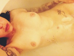 stoneyxochi:  baths. my bath bomb was cannabis infused with lavender and fennel.