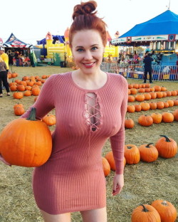 (more girls like this on http://ift.tt/2mVKSF3) Pumpkin picking