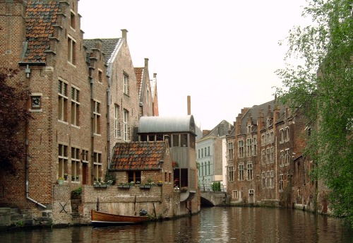 cityhopper2:The Leie river in Gent, Oost-Vlaanderen, May 2005,  Belgium photography by cityhopper2