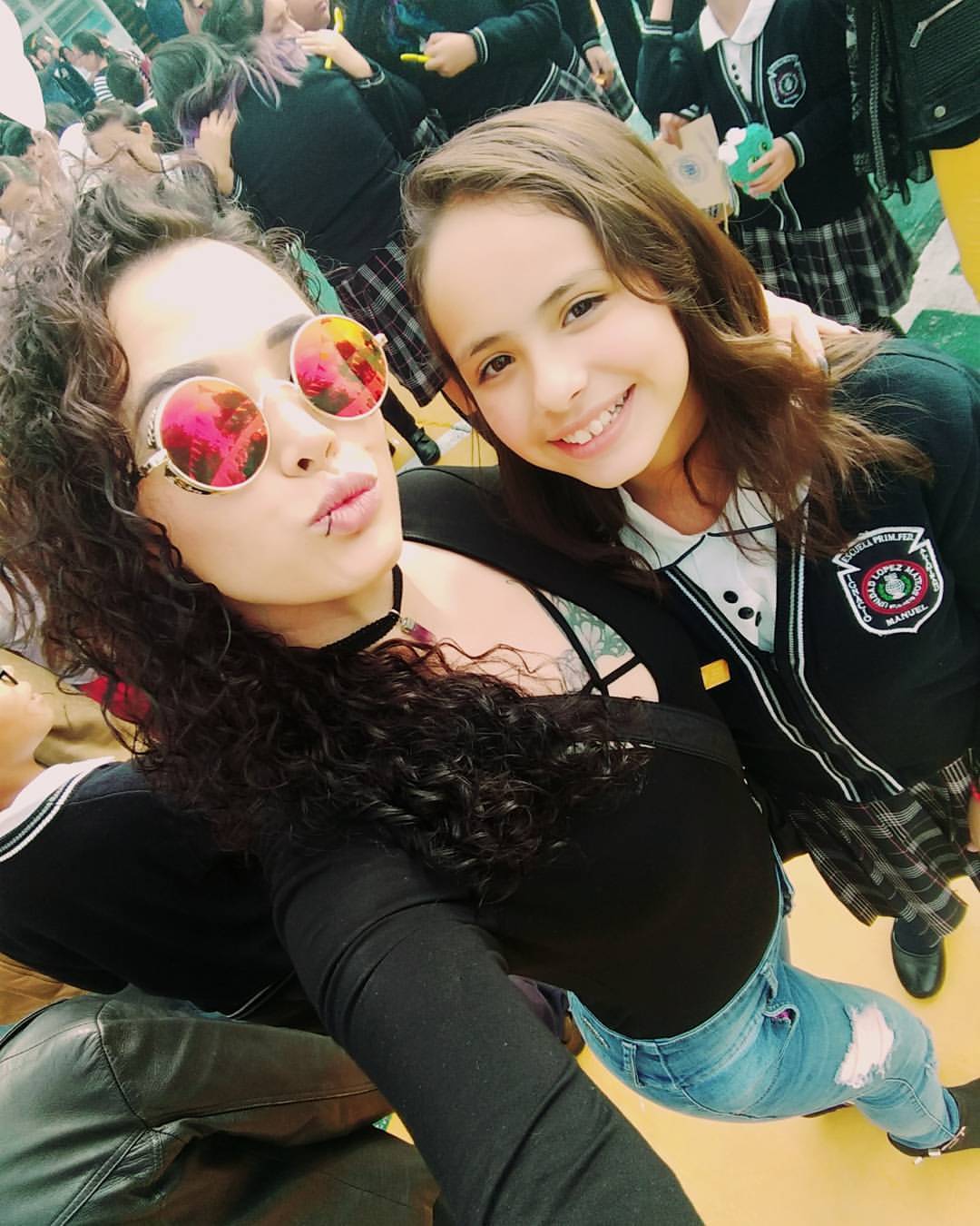 gabriellelavey:  Mi shula ya paso a la secu ❤ Follow me &amp; share * MFC: