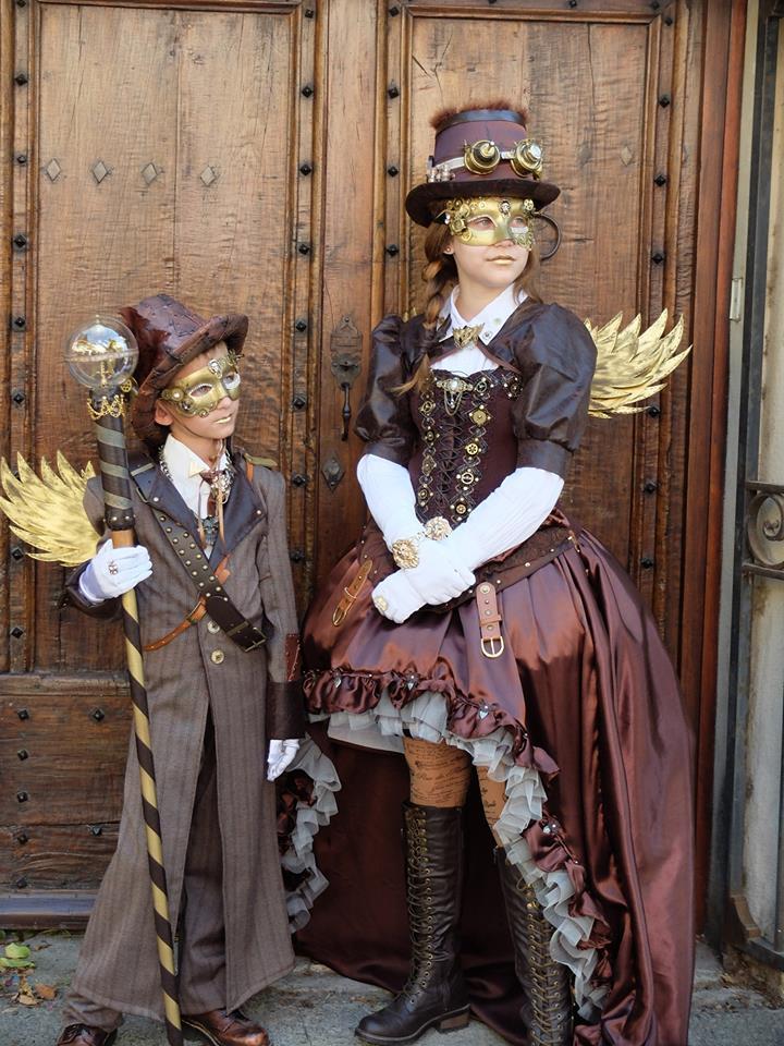 arsenicinshell:  Laetitia Goeres Vega is a super mum who made herself the costumes