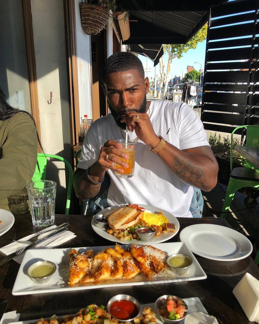 theeartmom:  where are these men at in LA, damn