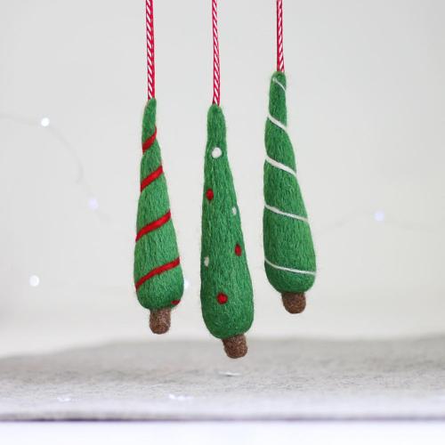 etsyfindoftheday | 12.20.19beginner holiday needle-felting ornament kits by hawthornhandmadesnowman 