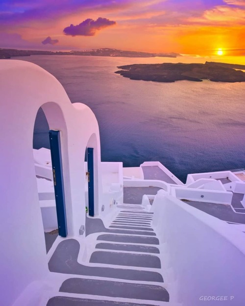 Χρώματα - Colors Location: Imerovigli, Santorini, GreecePhoto by Georgee Petropoulos.