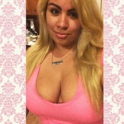 thundah-nips:  That blonde shawty is back