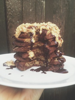 iamnotover:  Vegan peanut butter cup pancakes for breakfast, god I love Sundays