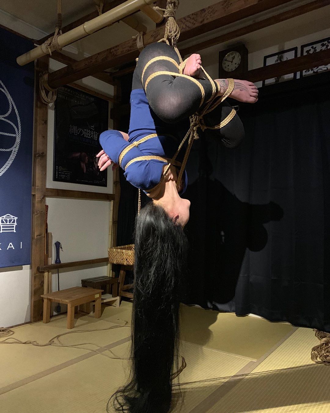 justscreenshots:Kinbaku &amp; Photo Naka AkiraModel Shizuki Iroha