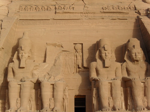thatlittleegyptologist:Temples of Ramesses II and Nefertari at Abu Simbel