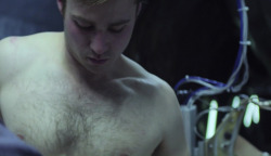 hairycelebs:  Emory Cohen