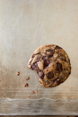 do-not-touch-my-food:  Brown Butter Chocolate Chunk Cookies