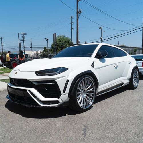 Lamborghini Urus on Forgiatos 