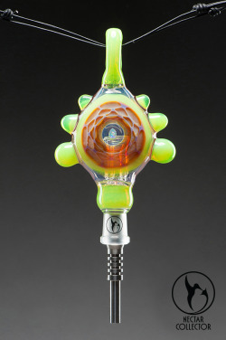 peaceful-moon:  Have you guys seen these before? If you’re into dabbing check out Nectar Collector. Instead of using a traditional nail/dome setup, you heat up the tip and slurp up your concentrates. Just like collecting nectar! More info on Nectar