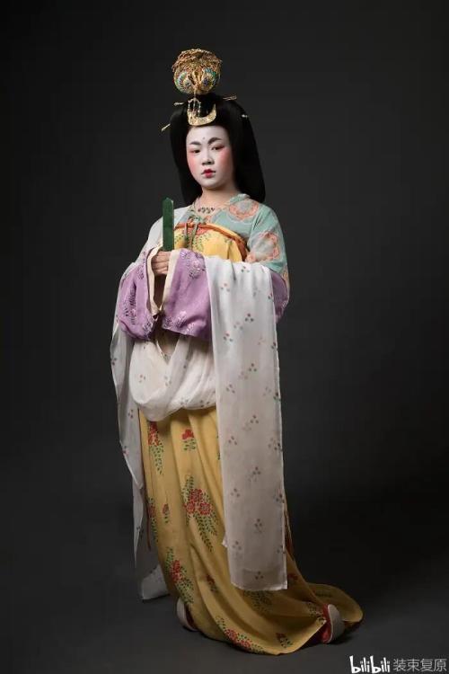 oliverhaze:The restoration of traditional Chinese clothing/Hanfu in theTang Dynasty, from裝束復原團隊（中國裝束