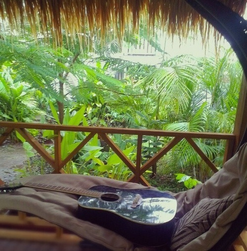 tropicrown:  solarexlipse:  PLEASE VOTE FOR ME HERE FOR A PROMO    Tropicrown   ❁❁ Calm and relaxing