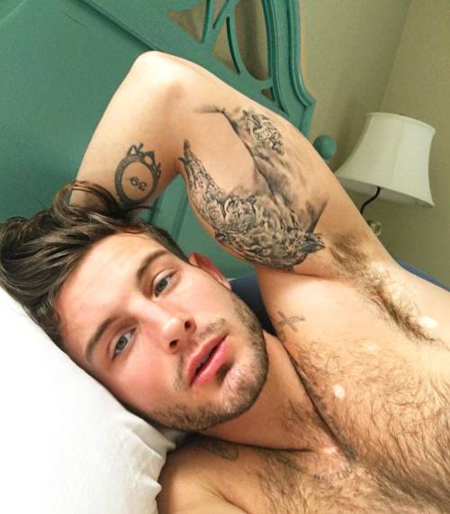 Sex hotattooedmale: 3leapfrogs:  malefeed:   pictures