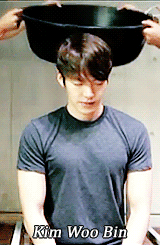 paper-box:  Korean actors and actresses accepting the ALS Ice Bucket Challenge. 