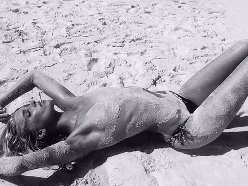 skinny-girl-uk:  Elsa Hosk By Inge Fonteyne