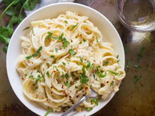 tinykitchenvegan: Vegan Cauliflower Fettuccine Alfredo Sometimes you want something warm and hearty 