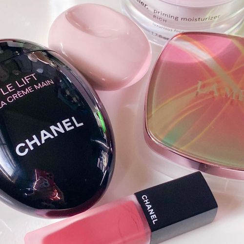 damselflavored: Faves .  #welovecoco #lamer #glossier #chanelbeauty  #damselflavored #beautybloggers