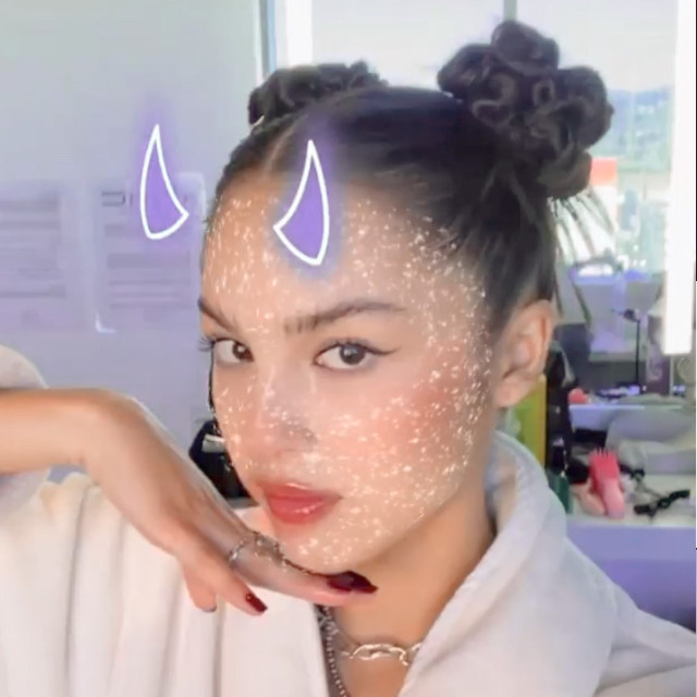 Olivia Rodrigo
like/reblog if using