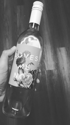 summerchulo:  This sad white girl wine is really pretty.