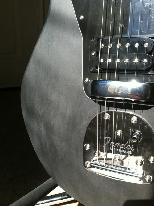 blogmolly:  Has anybody else seen a chalkboard guitar? Certainly not a jazzmaster.