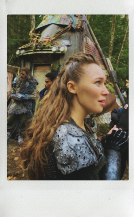 careyalycia:  Alycia behind the scenes of ‘The 100.’