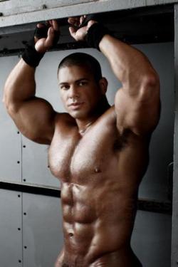 kirkbz:seeker310:Beautiful Bros POWERFUL with GREAT muscles!! please reblog  Yes he is